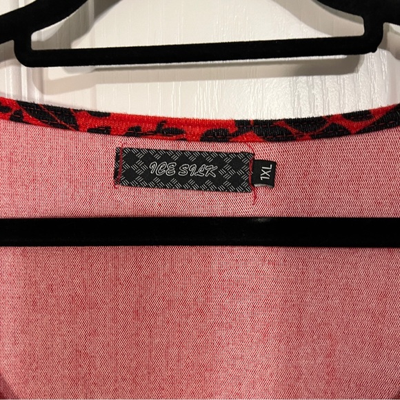 Ice Silk Red Dress w/ Black Design (1XL) - Picture 3 of 5